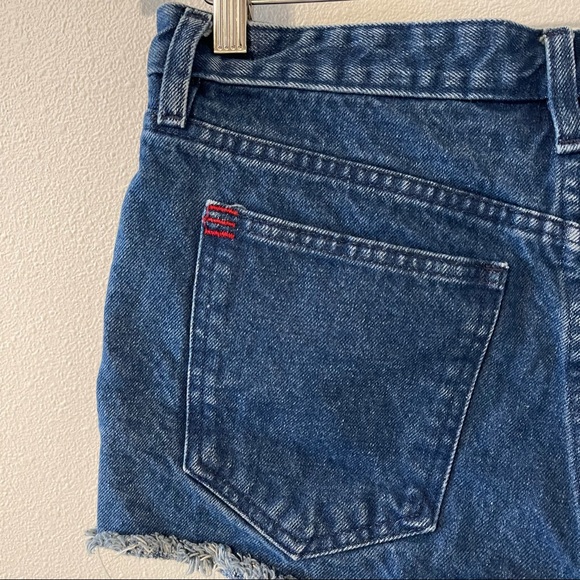Urban Outfitters BDG Checky Super High Rise Medium Wash Cutoff Short Frayed-30 - Picture 7 of 9